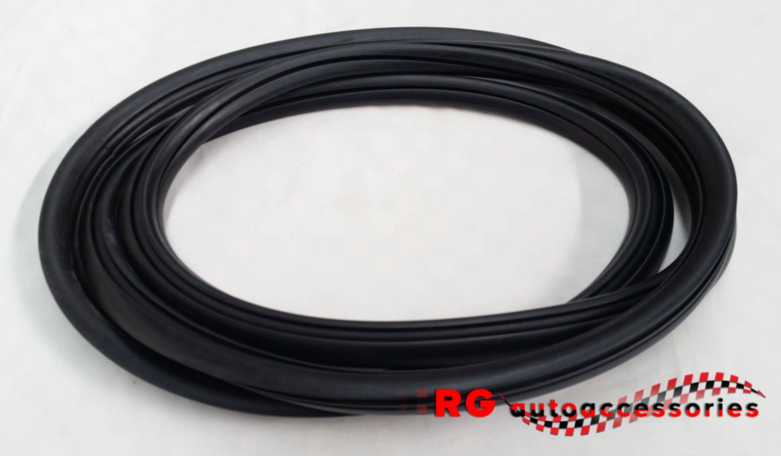 FORD ESCORT MK1 REAR WINDSCREEN RUBBER (1)