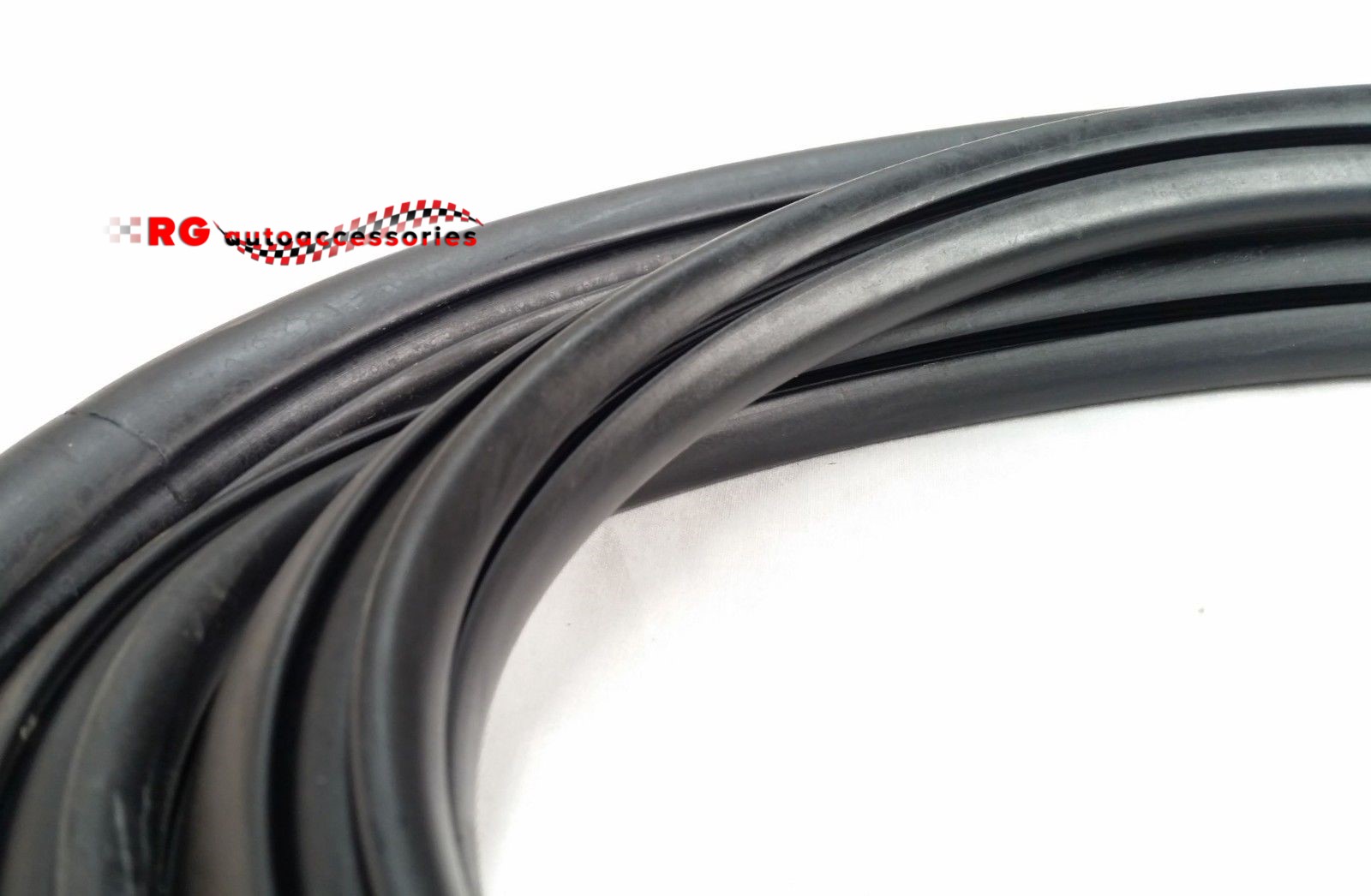 FORD ESCORT MK1 REAR WINDSCREEN RUBBER (2)